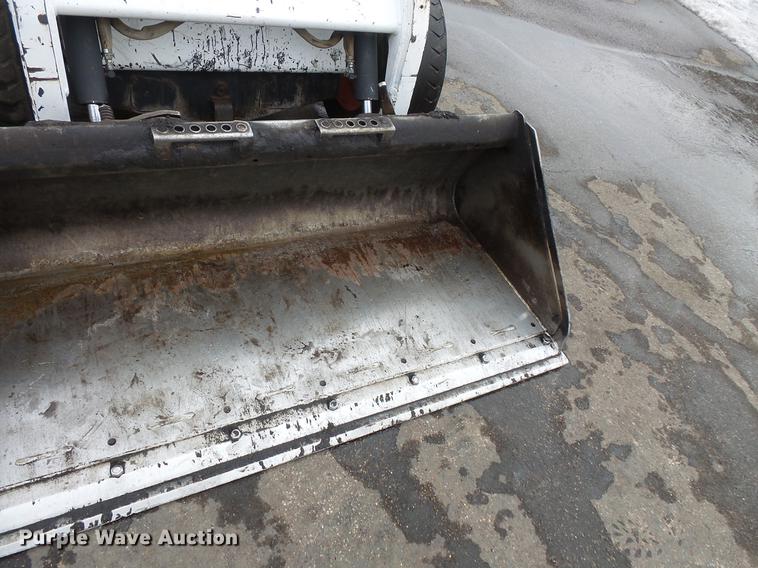 image for item DW9546 2001 Bobcat 773 skid steer
