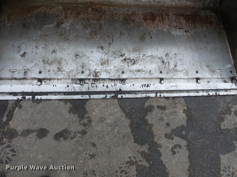 image for item DW9546 2001 Bobcat 773 skid steer