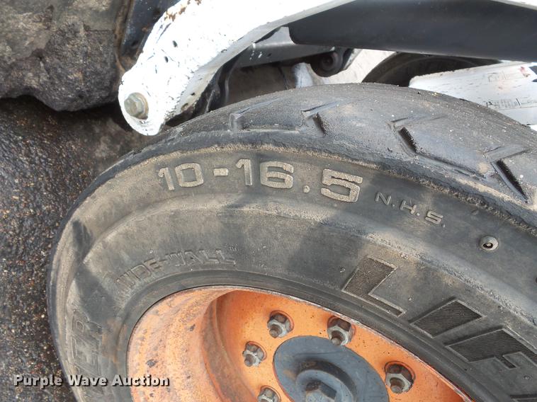 image for item DW9546 2001 Bobcat 773 skid steer