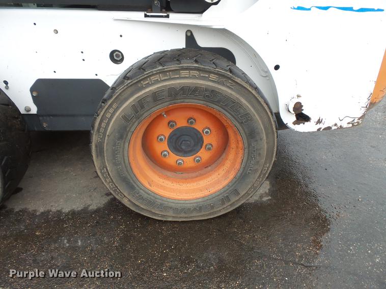 image for item DW9546 2001 Bobcat 773 skid steer