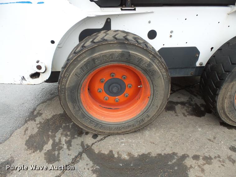 image for item DW9546 2001 Bobcat 773 skid steer