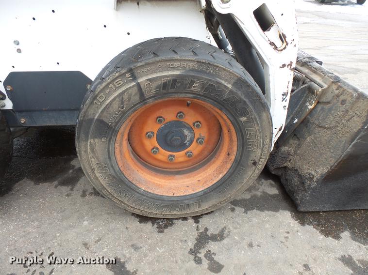 image for item DW9546 2001 Bobcat 773 skid steer