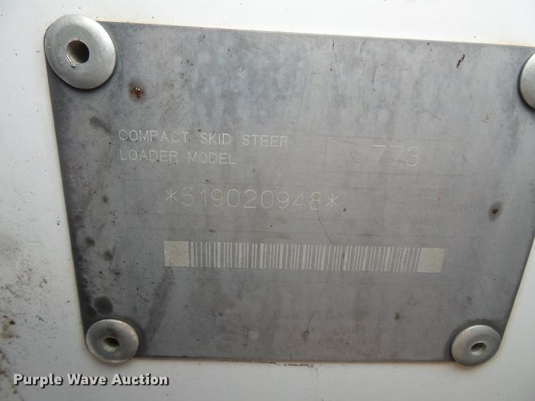 image for item DW9546 2001 Bobcat 773 skid steer