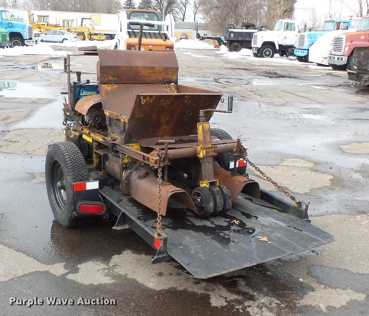 image for item DW9547 Asphalt curb machine