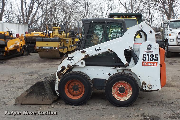 image for item DW9556 2012 Bobcat S185 skid steer