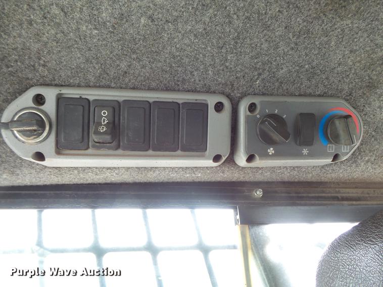 image for item DW9556 2012 Bobcat S185 skid steer