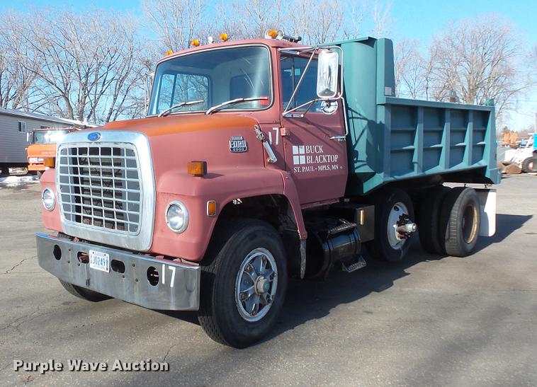 image for item DW9558 1984 Ford 8000 dump truck
