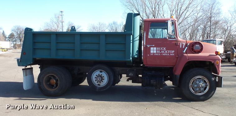 image for item DW9558 1984 Ford 8000 dump truck