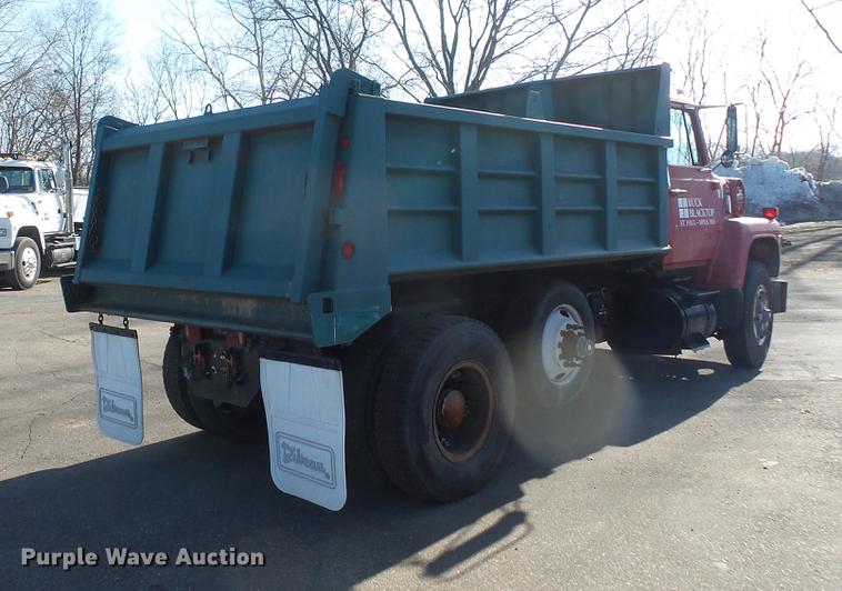 image for item DW9558 1984 Ford 8000 dump truck