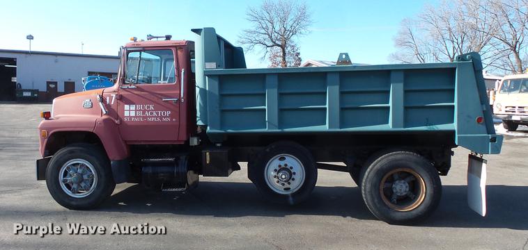 image for item DW9558 1984 Ford 8000 dump truck