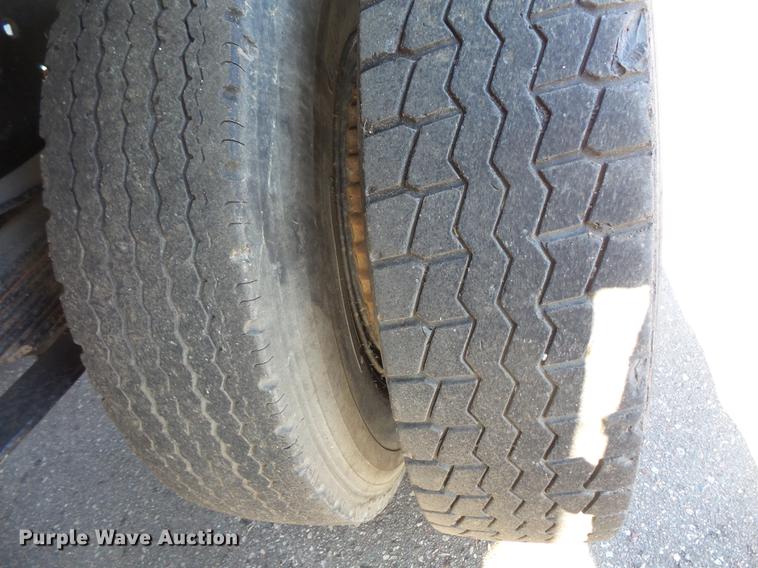 image for item DW9558 1984 Ford 8000 dump truck