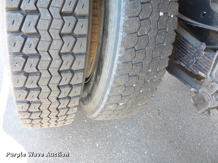 image for item DW9558 1984 Ford 8000 dump truck