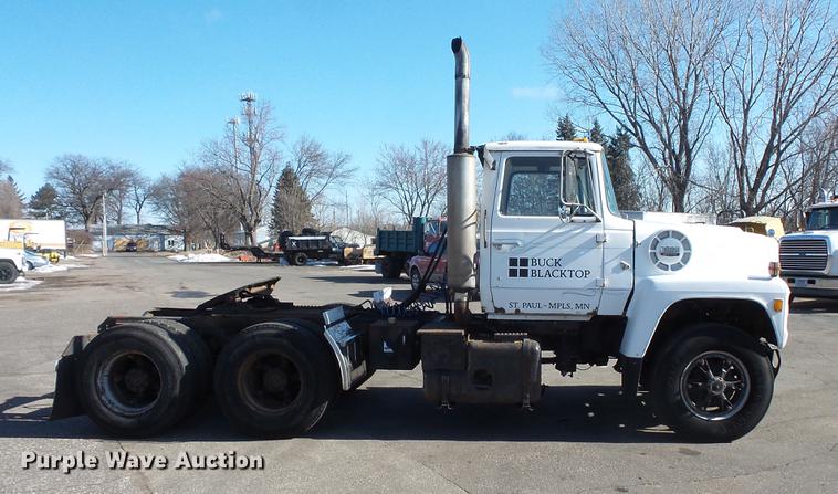 image for item DW9559 1981 Ford LT9000 semi truck