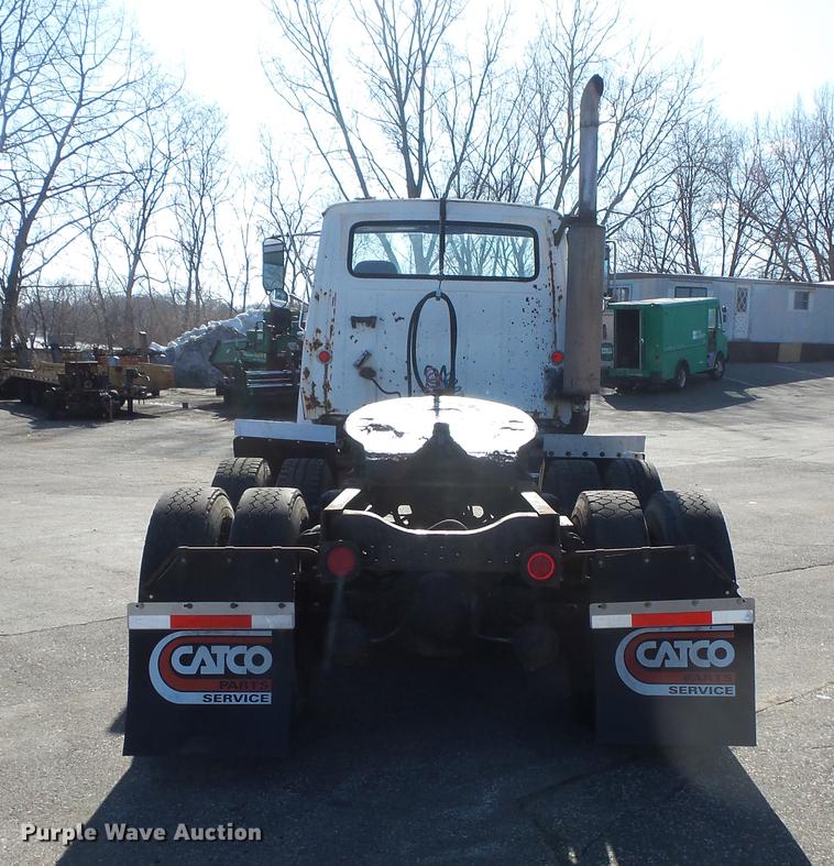 image for item DW9559 1981 Ford LT9000 semi truck