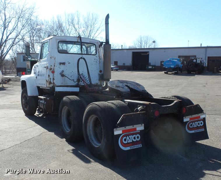 image for item DW9559 1981 Ford LT9000 semi truck