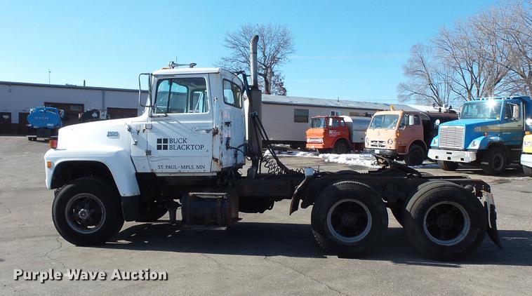 image for item DW9559 1981 Ford LT9000 semi truck