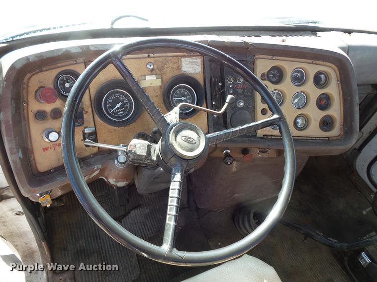 image for item DW9559 1981 Ford LT9000 semi truck