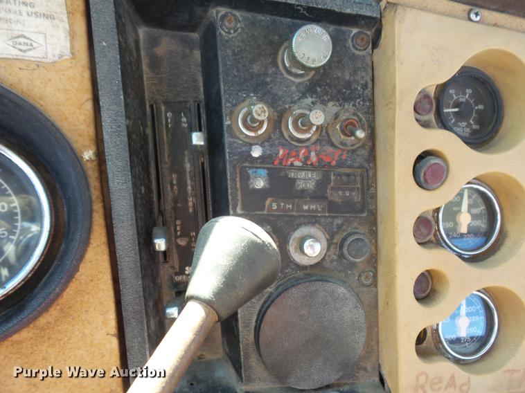 image for item DW9559 1981 Ford LT9000 semi truck