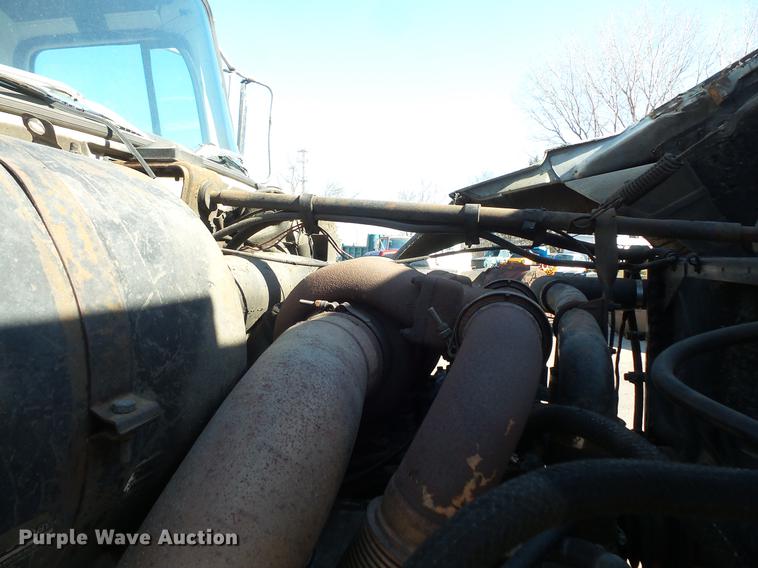 image for item DW9559 1981 Ford LT9000 semi truck