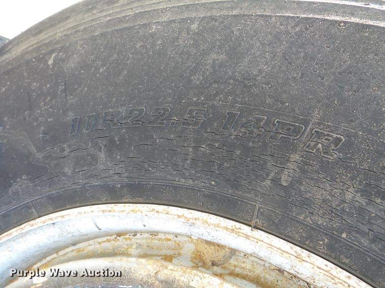 image for item DW9559 1981 Ford LT9000 semi truck