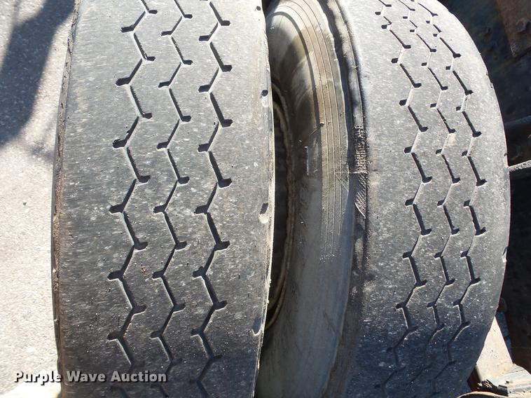 image for item DW9559 1981 Ford LT9000 semi truck