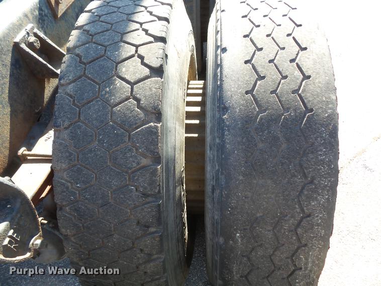 image for item DW9559 1981 Ford LT9000 semi truck