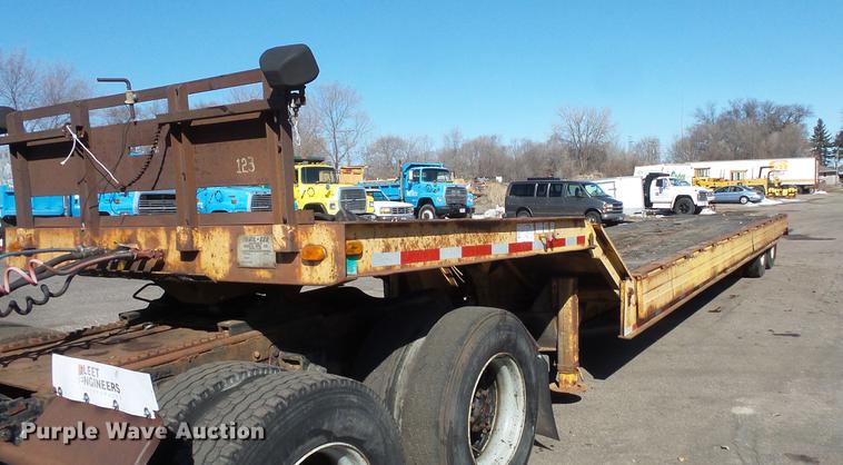 image for item DW9561 1985 Trail-Eze LP30T44 drop deck equipment trailer