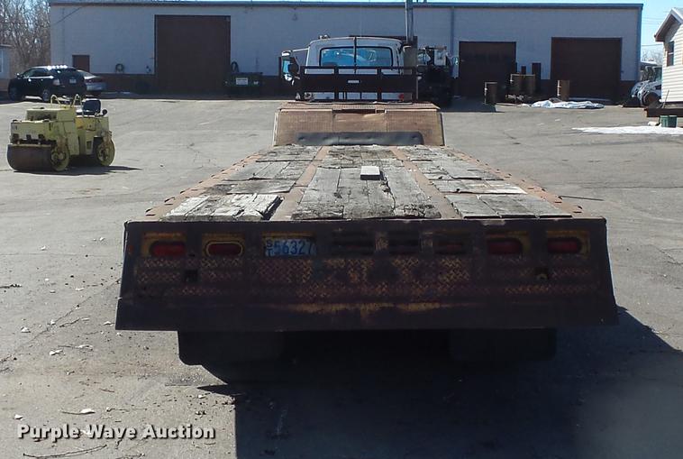 image for item DW9561 1985 Trail-Eze LP30T44 drop deck equipment trailer