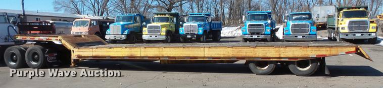 image for item DW9561 1985 Trail-Eze LP30T44 drop deck equipment trailer