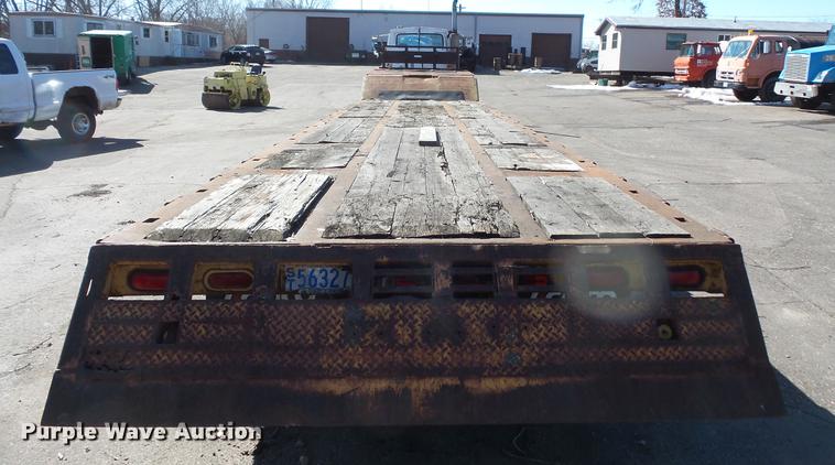 image for item DW9561 1985 Trail-Eze LP30T44 drop deck equipment trailer