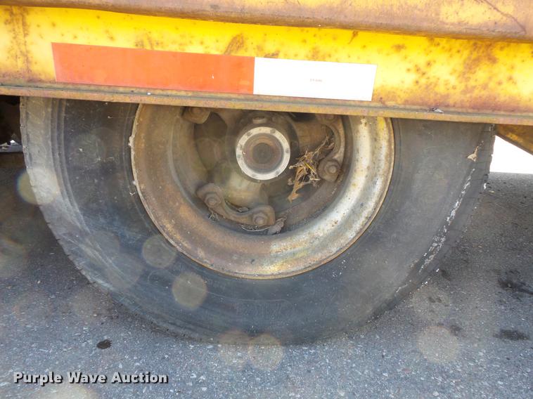 image for item DW9561 1985 Trail-Eze LP30T44 drop deck equipment trailer