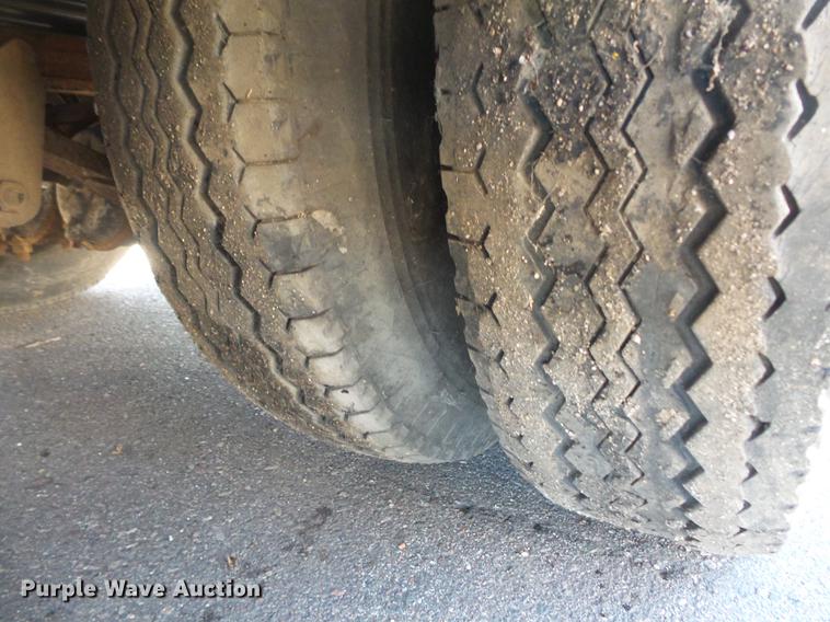 image for item DW9561 1985 Trail-Eze LP30T44 drop deck equipment trailer