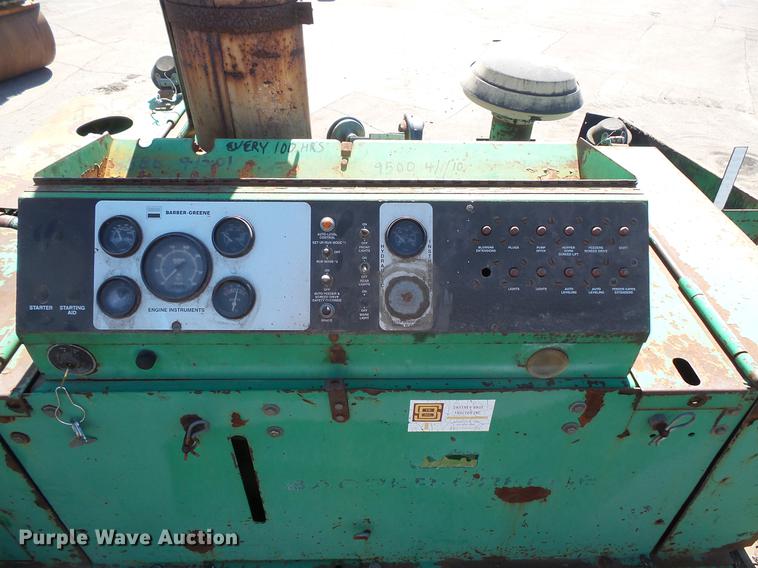 image for item DW9562 1988 Barber Greene BG225B paver