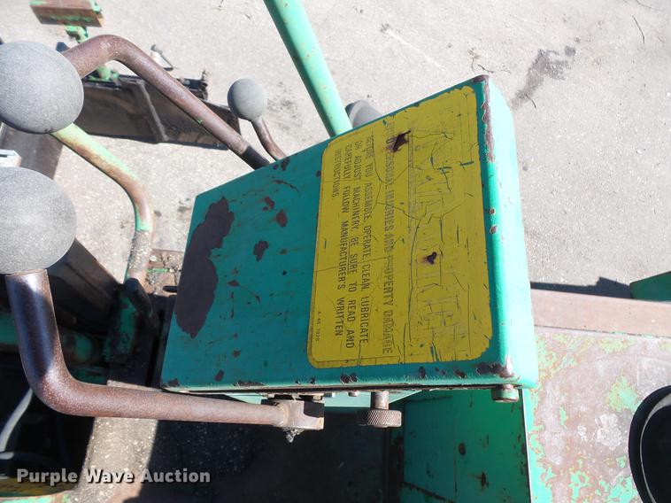 image for item DW9562 1988 Barber Greene BG225B paver