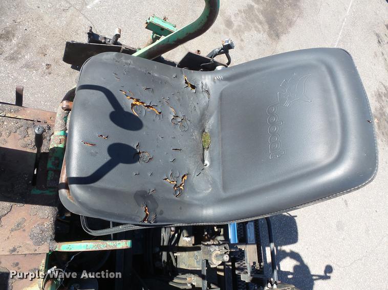 image for item DW9562 1988 Barber Greene BG225B paver