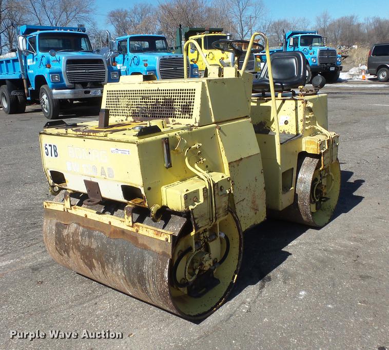 image for item DW9563 Bomag BW120AD double drum roller
