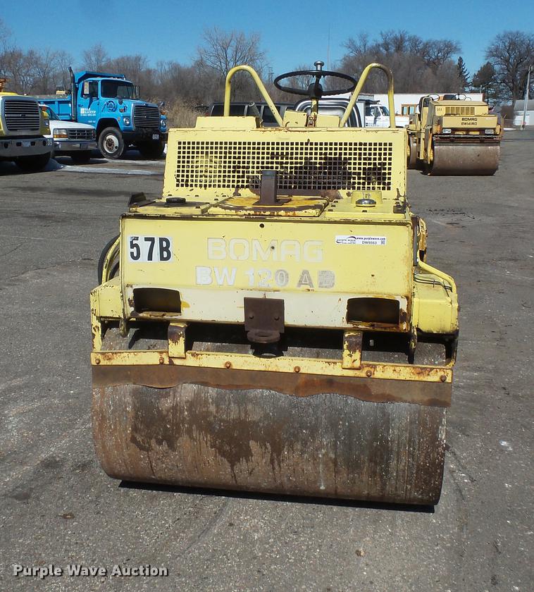 image for item DW9563 Bomag BW120AD double drum roller