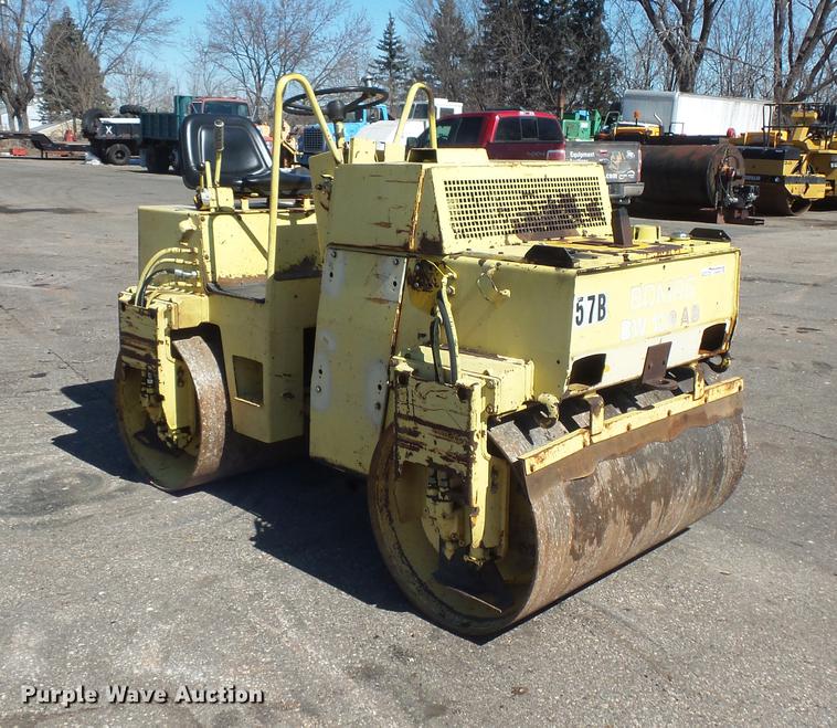 image for item DW9563 Bomag BW120AD double drum roller