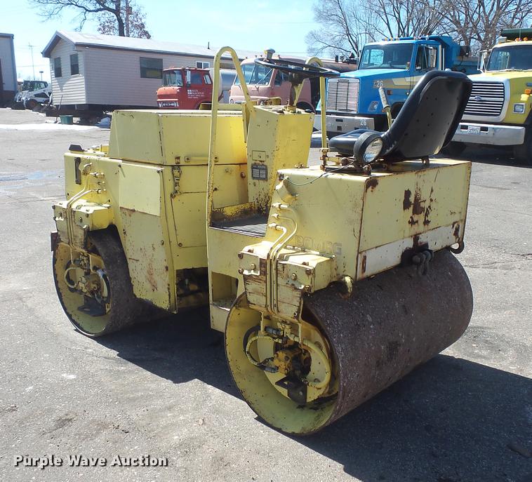 image for item DW9563 Bomag BW120AD double drum roller