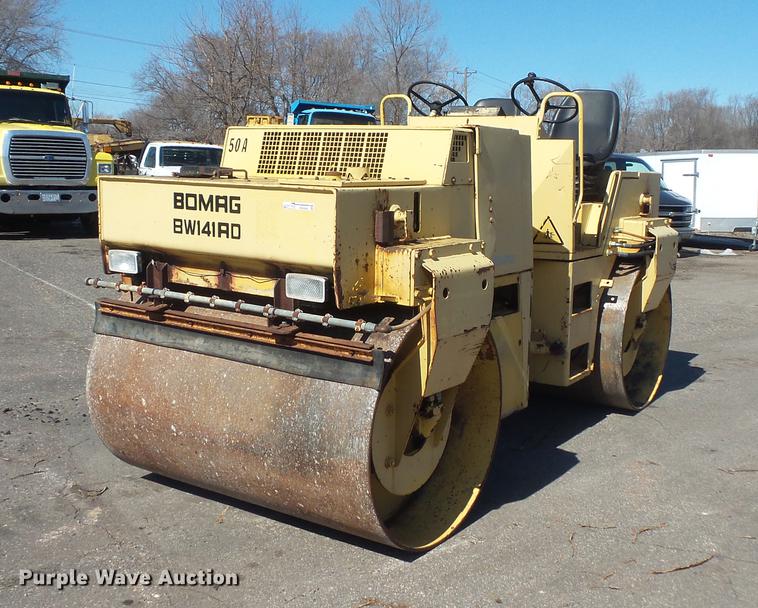 image for item DW9564 Bomag BW141AD double drum roller