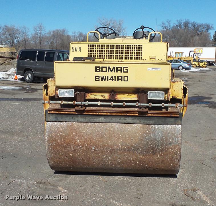 image for item DW9564 Bomag BW141AD double drum roller