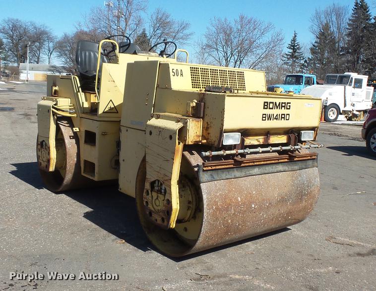 image for item DW9564 Bomag BW141AD double drum roller