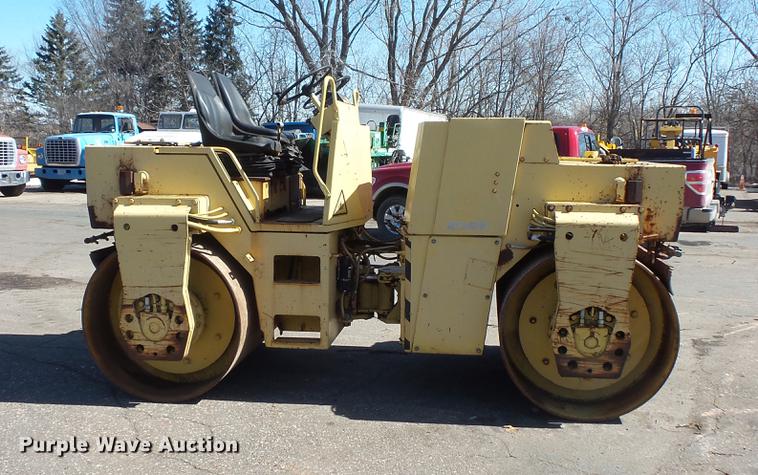 image for item DW9564 Bomag BW141AD double drum roller