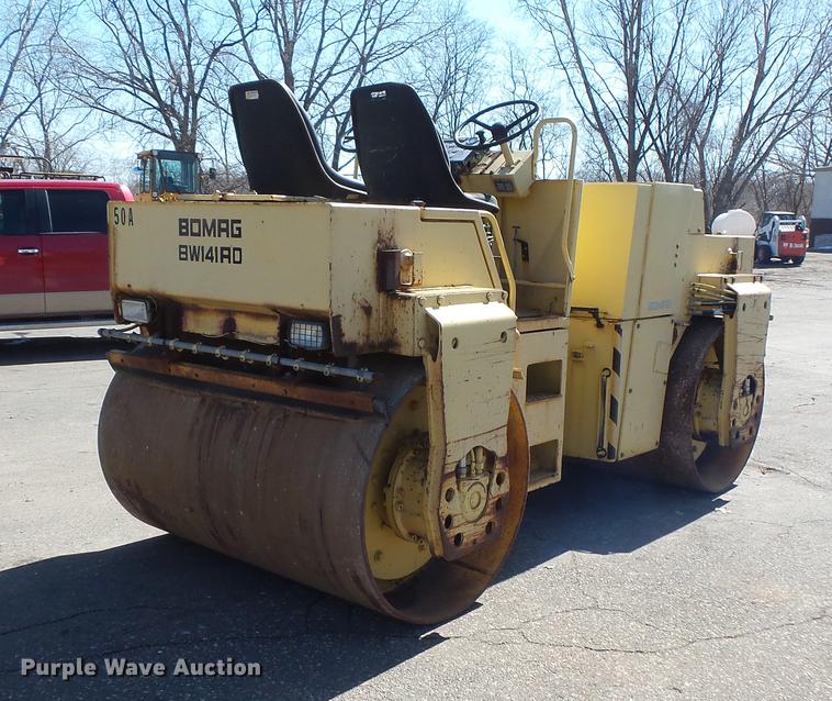image for item DW9564 Bomag BW141AD double drum roller