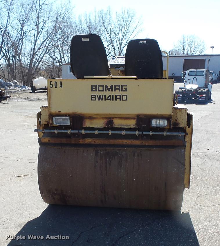 image for item DW9564 Bomag BW141AD double drum roller