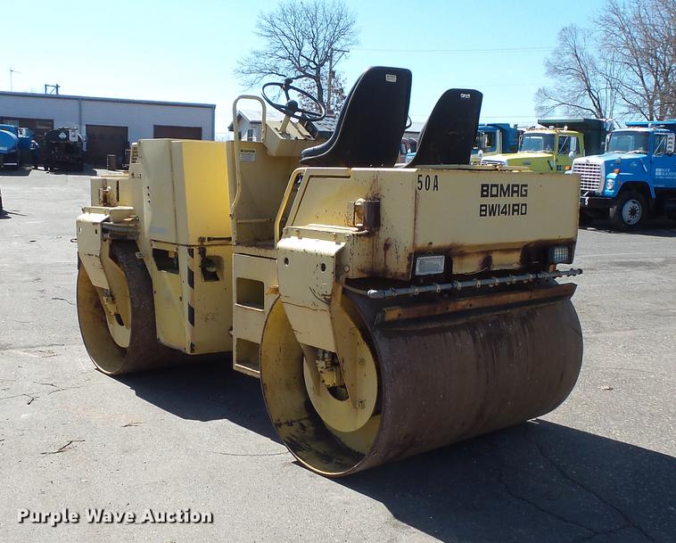 image for item DW9564 Bomag BW141AD double drum roller
