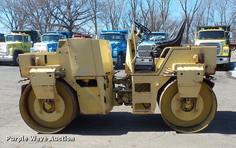 image for item DW9564 Bomag BW141AD double drum roller