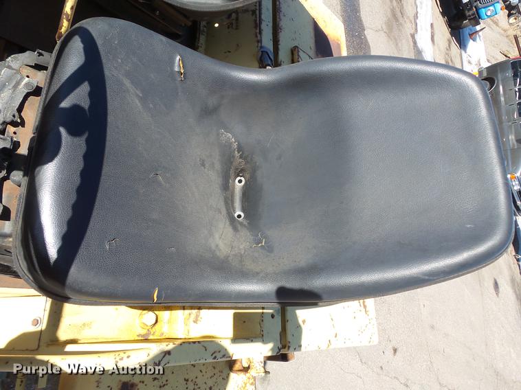 image for item DW9564 Bomag BW141AD double drum roller