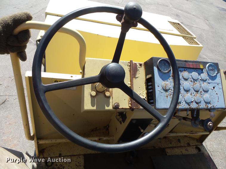 image for item DW9564 Bomag BW141AD double drum roller
