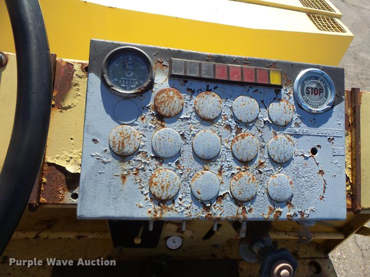 image for item DW9564 Bomag BW141AD double drum roller